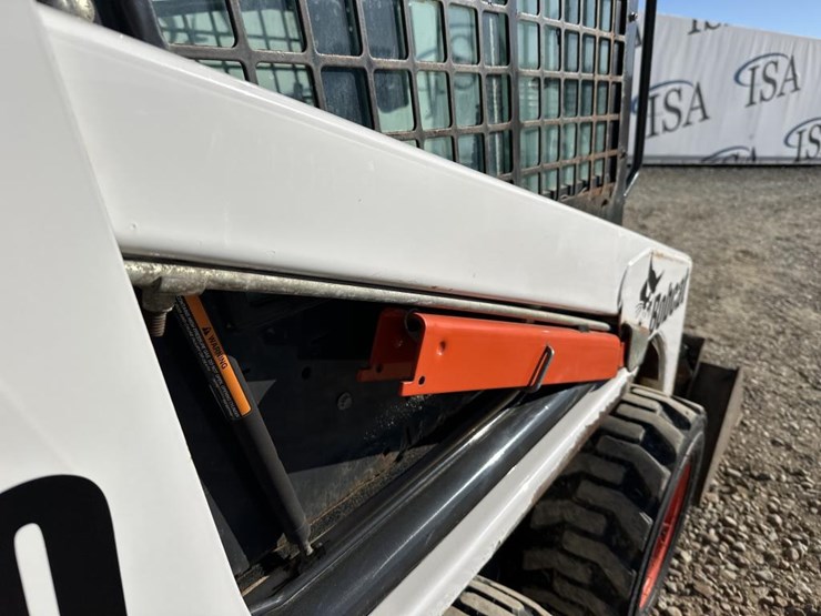 2015-bobcat-s70-image-15