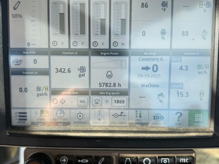 2016-john-deere-8245r-image-25