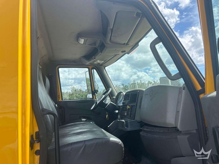 2019-international-durastar-4300-image-28