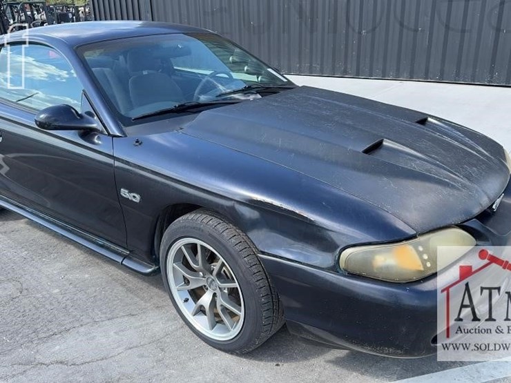 1994-ford-mustang-gt-image-1