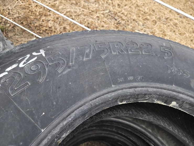 #5952-•-(9)-295/75r22.5-tires-image-3