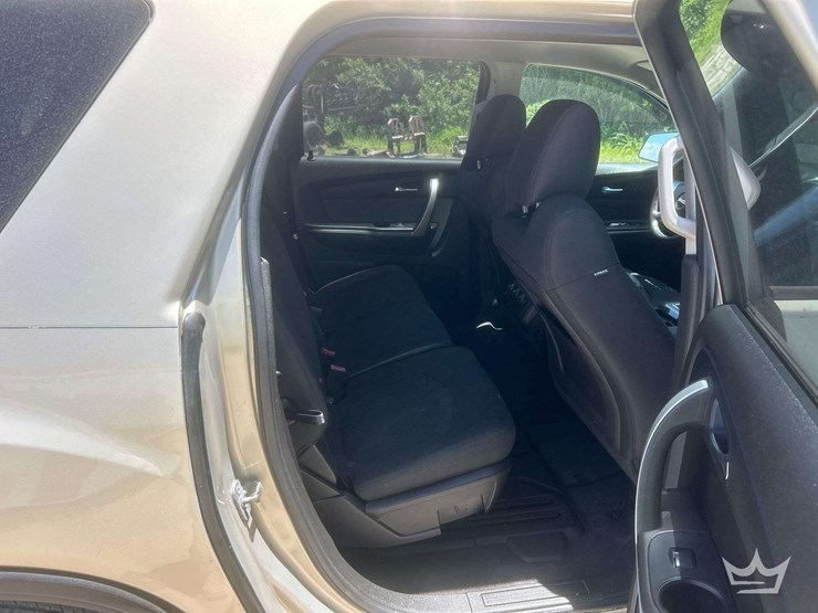 2010-gmc-acadia-image-22