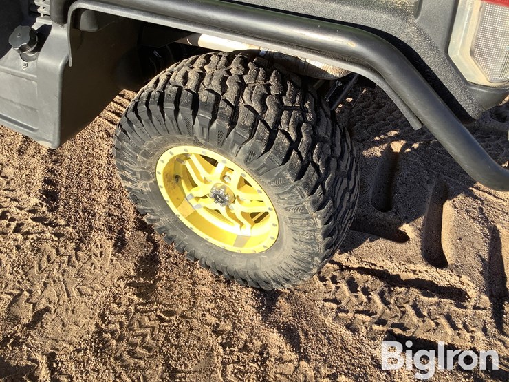 2023-john-deere-gator-image-19