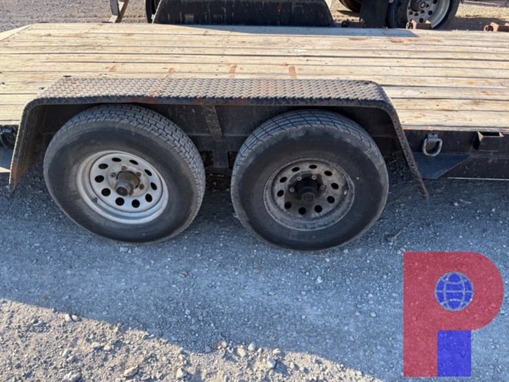 2017-quality-trailers-20'-x-82"-image-2