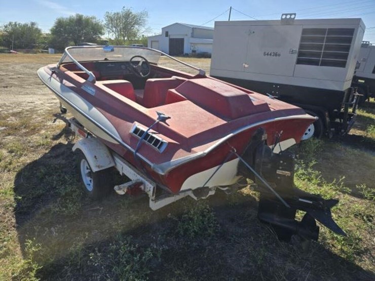 1976-glastron-motor-boat-bad-fuel-pump-image-4