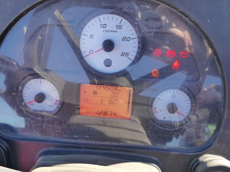 massey-ferguson-4710-image-13