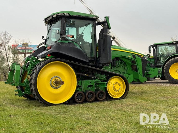 2022-john-deere-8rt-370-image-9