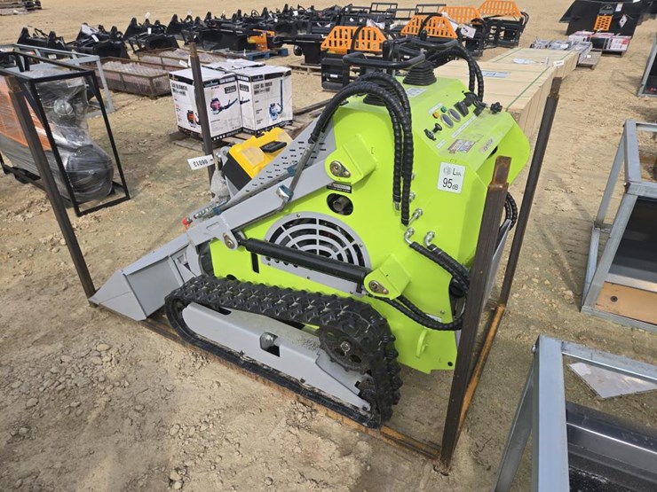 #6013-•-new-landhero-mini-skid-steer-loader-w/-tracks-image-9