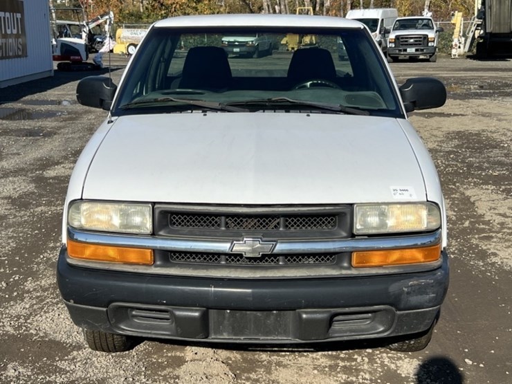 2003-chevrolet-s10-image-8