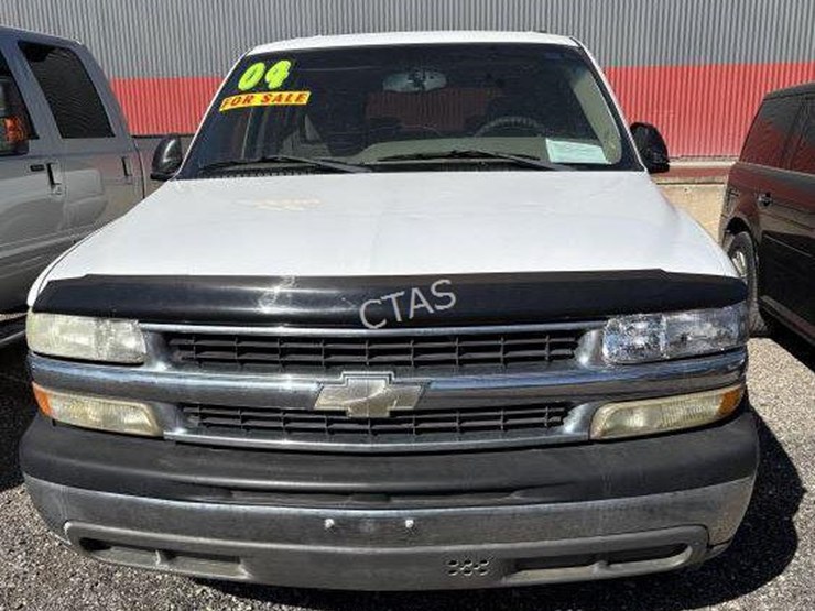 2005-chevrolet-tahoe-image-2