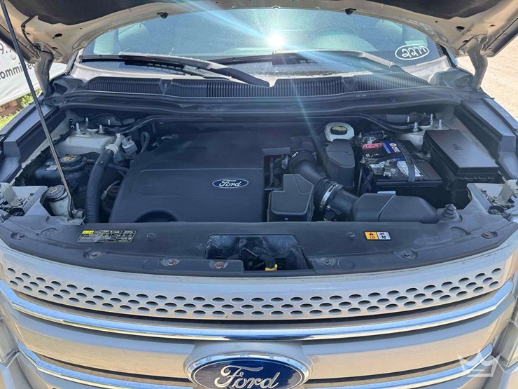 2011-ford-explorer-limited-image-7