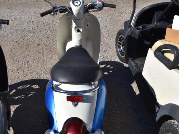 2008-honda-metropolitan-moped-(vin-#-jh2af60088k601301)-(showing-appx-9,313-image-3