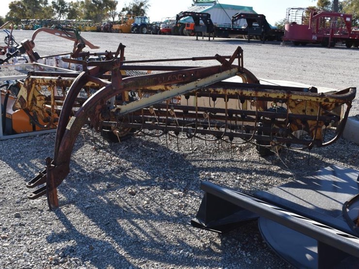 new-holland-258-image-1