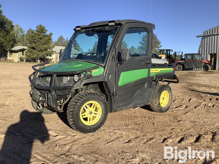 2023-john-deere-gator-image-1