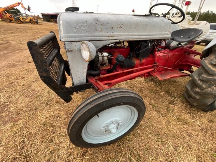 1950-ford-8n-image-2