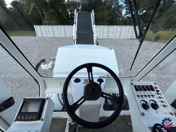 roadtec-cb100-sweeper-conveyor-image-50