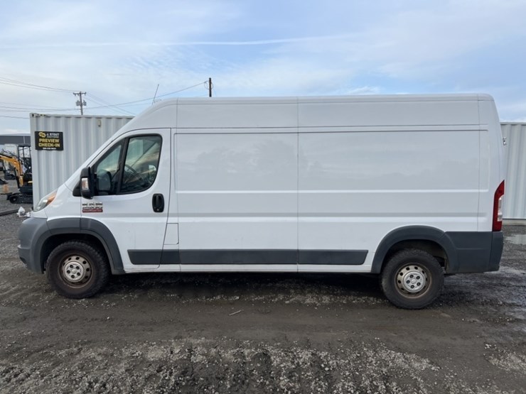 2015-ram-promaster-2500-image-7