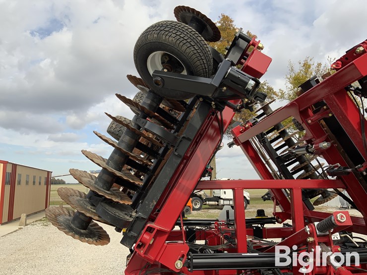 2025-mcfarlane-incite-tc-5124-drb-23'-5"-vertical-tillage-machine-image-14