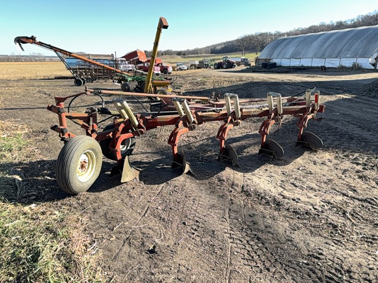 international-710-image-1