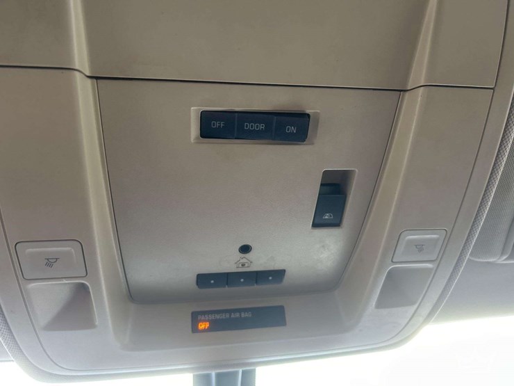 2014-chevrolet-silverado-4x4-crew-cab-pickup-truck-image-33