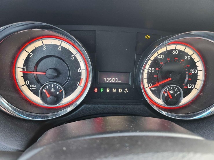 2015-dodge-grand-caravan-image-23