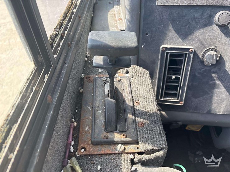 2001-freightliner-mb55-chassis-bus-image-16