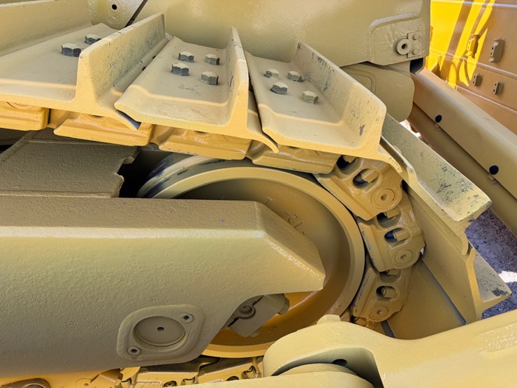 2019-caterpillar-d8t-image-28