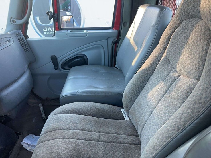 2004-international-4400-image-22