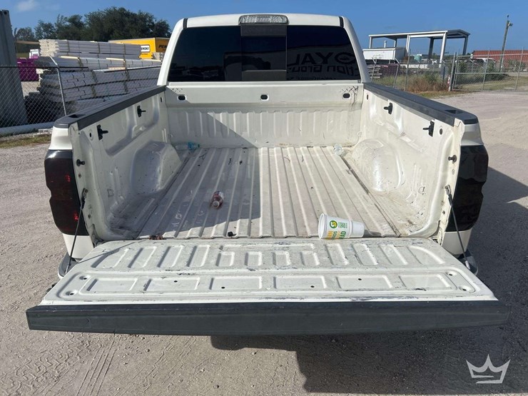 2014-chevrolet-silverado-1500-high-country-image-29