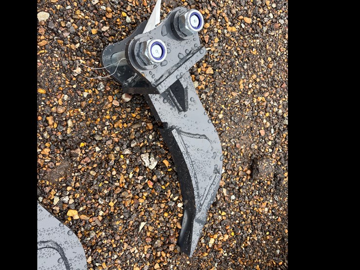 #25-•-wolverine-mini-excavator-ripper-image-1