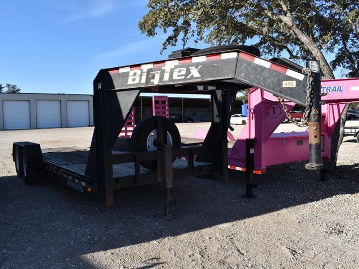2016-20'-big-tex-tilt-gooseneck-trailer-w/-winch-(controller-and-key-to-too-image-1