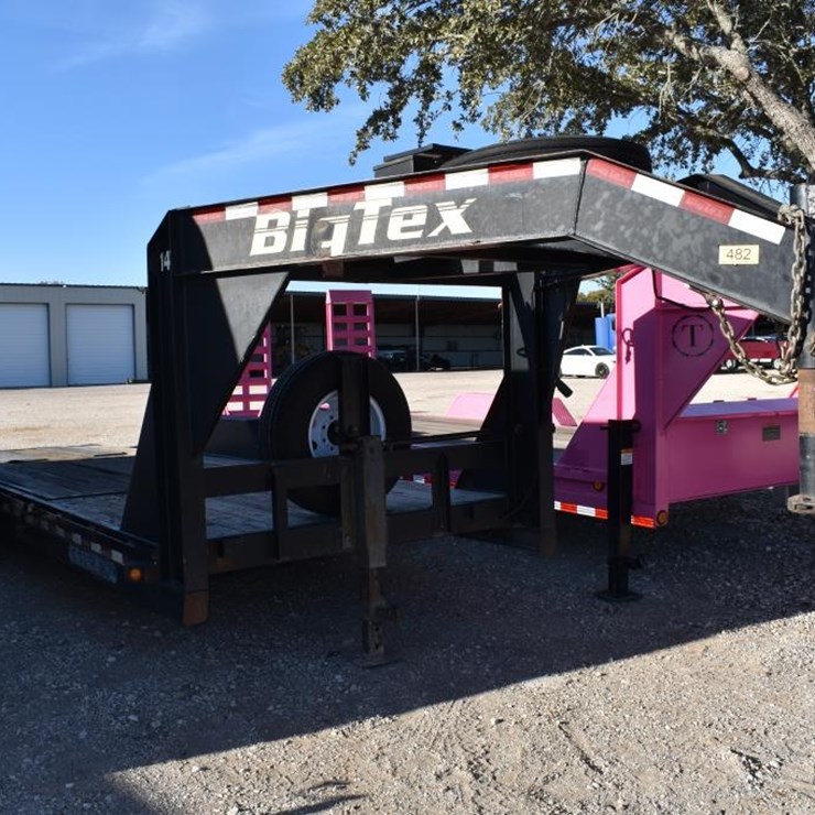 2016 20' BIG TEX TILT GOOSENECK TRAILER W/ WINCH (CONTROLLER AND KEY TO TOO