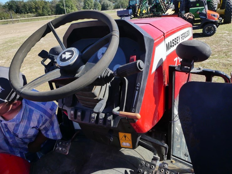 massey-ferguson-4710-image-12