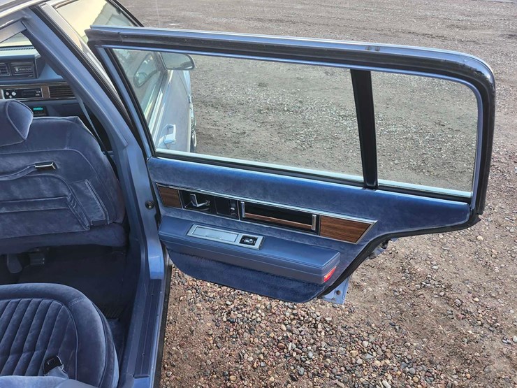 1985-oldsmobile-ninety-eight-regency-image-92