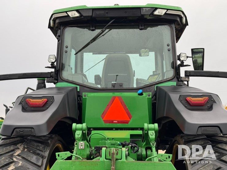 2022-john-deere-8rt-370-image-12