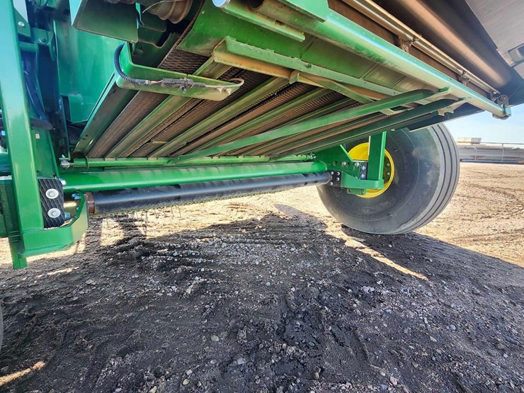 2021-john-deere-560r-image-24