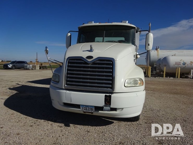 2004-mack-vision-dry-tender-truck-(pz14165,-unit-17539)-image-4