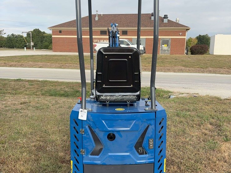 mini-excavator-mx12r-image-4