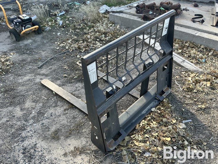 skid-steer-pallet-forks-image-7