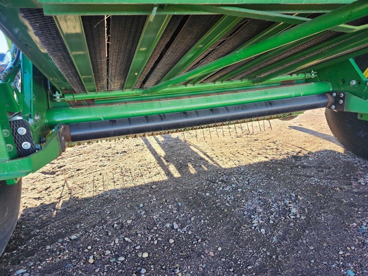 2023-john-deere-560m-image-43