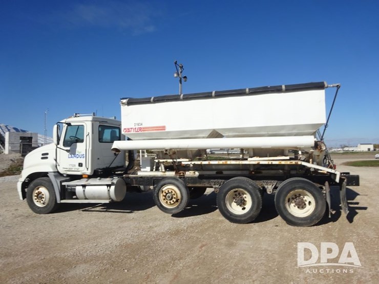 2004-mack-vision-dry-tender-truck-(pz14165,-unit-17539)-image-35