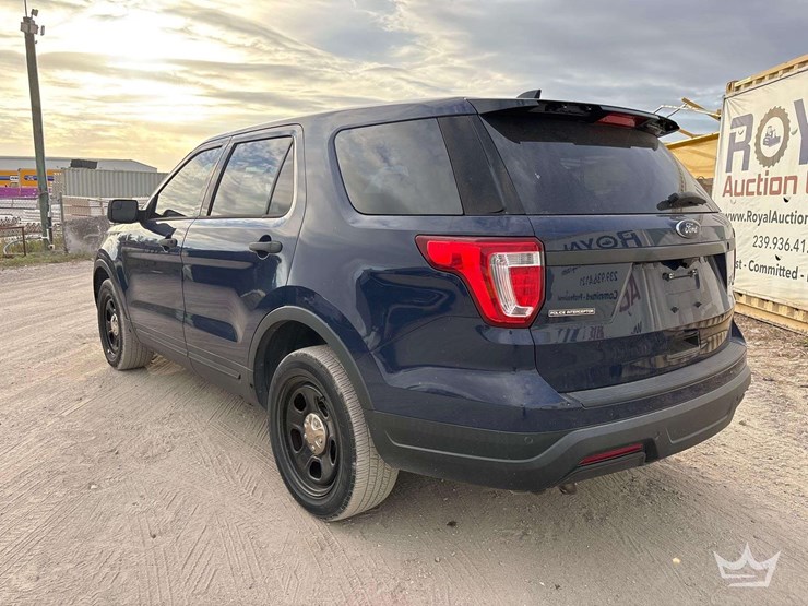 2018-ford-explorer-image-4