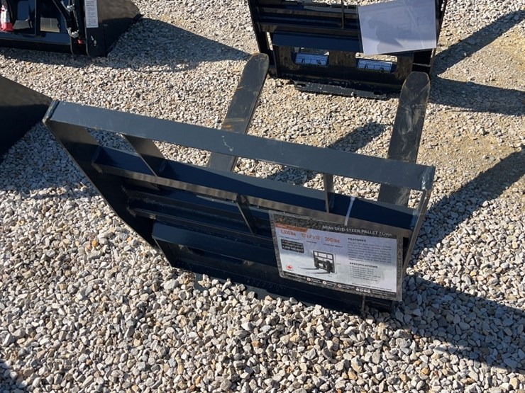 wolverine-mini-skid-steer-forks-image-2