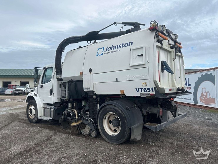 2019-freightliner-m2-106-image-4