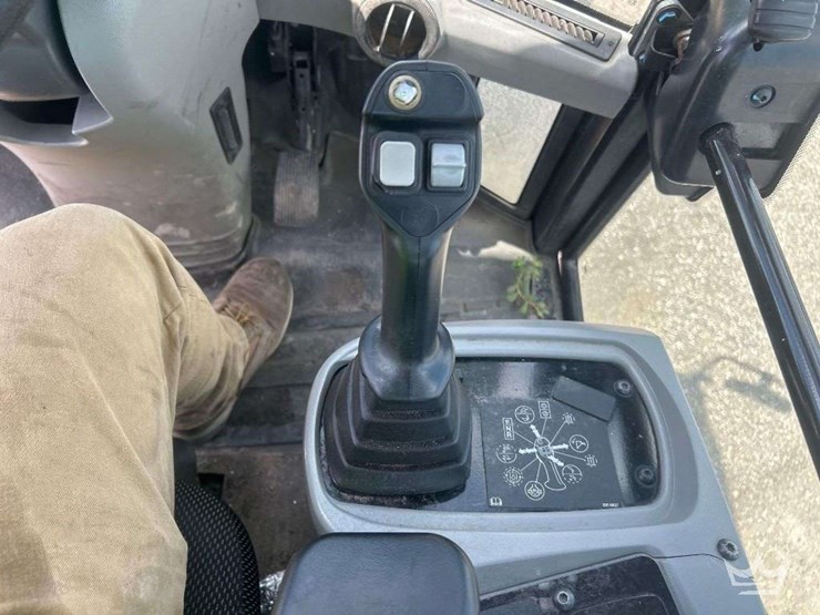 2022-caterpillar-906m-image-10