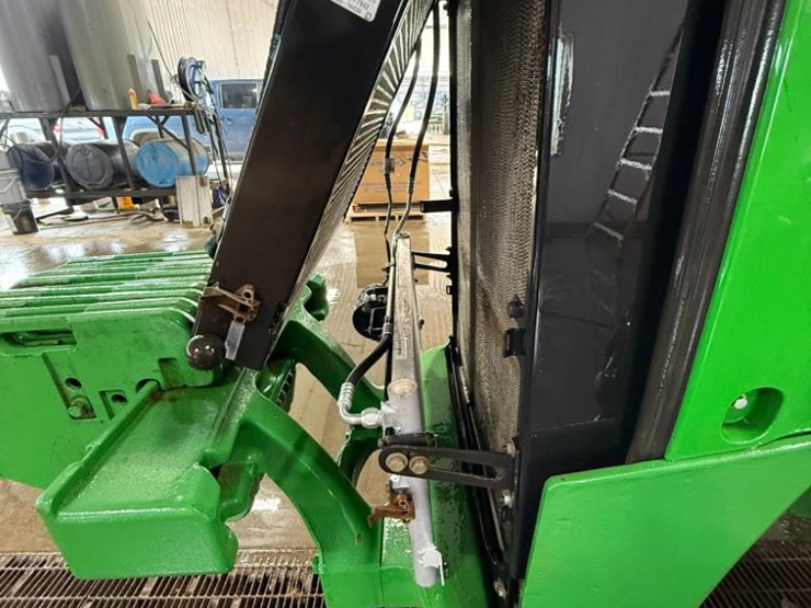 2016-john-deere-8245r-image-12