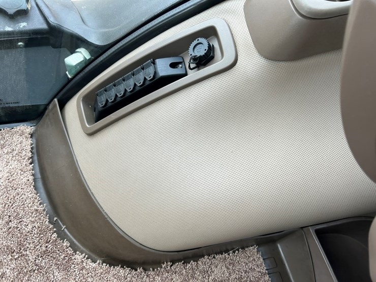 2013-john-deere-9560rt-image-34