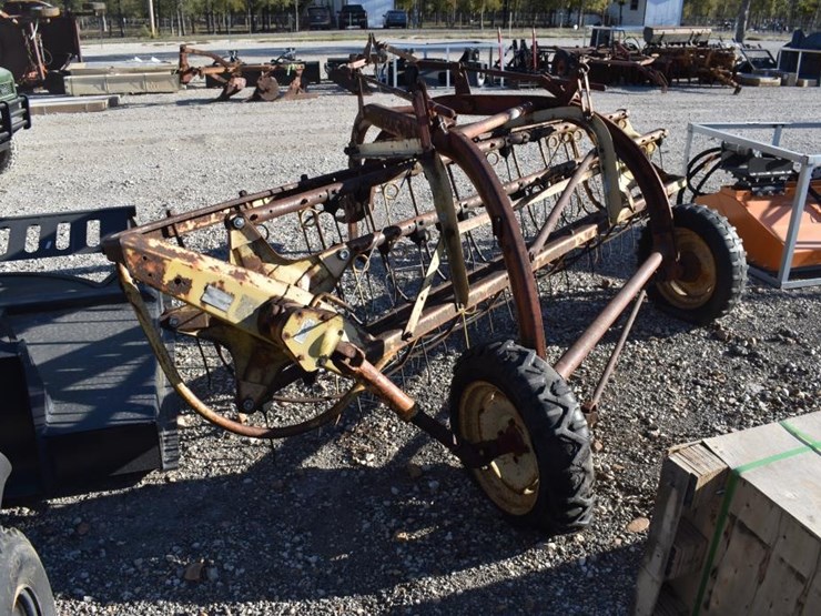 new-holland-258-image-4