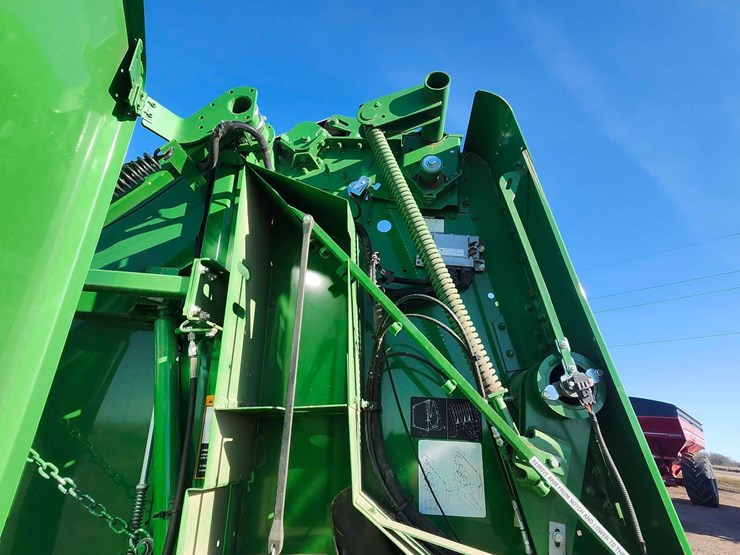 2021-john-deere-560r-image-17