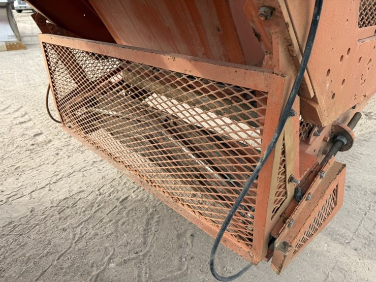 john-deere-8-image-33